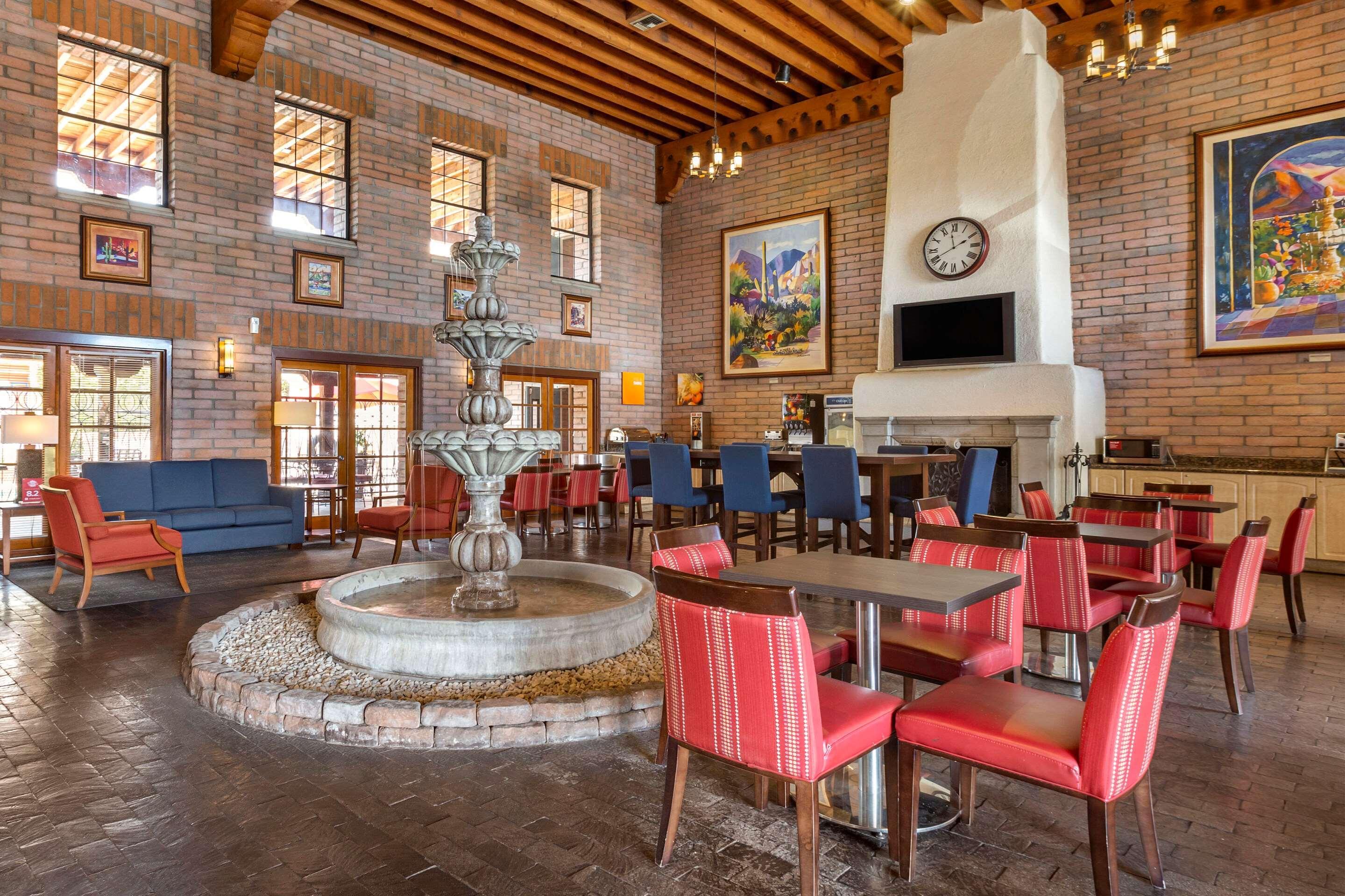Comfort Suites At Sabino Canyon Tucson Exterior foto